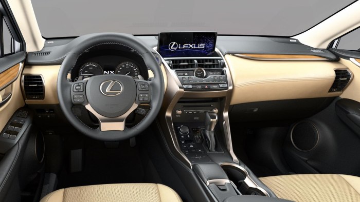 Lexus NX 200t салон