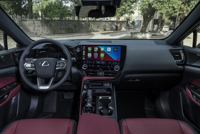 Лексус NX 2022 салон