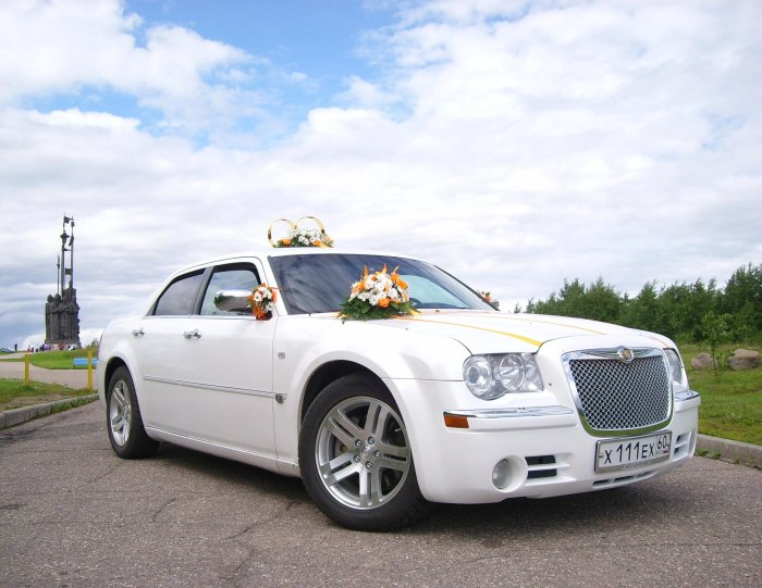 Chrysler 300 белый