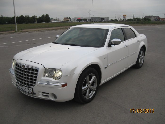 Крайслер 300с 2005 белый