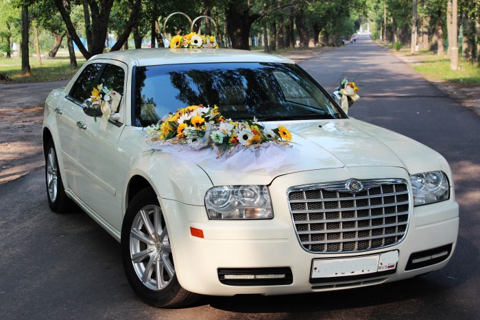 Chrysler 300c белый
