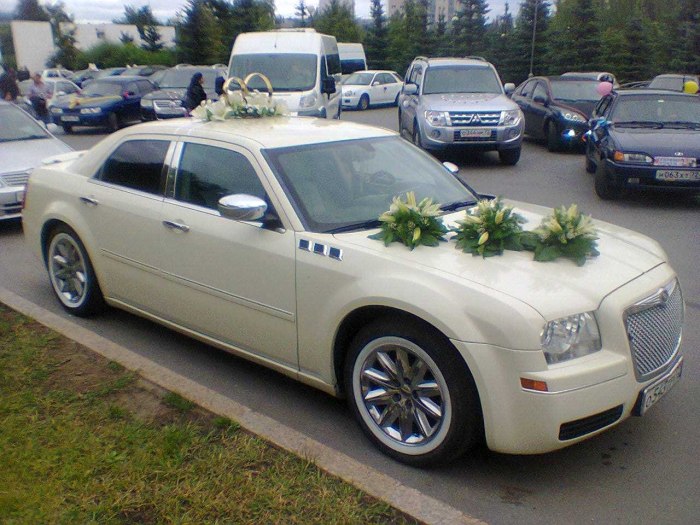 Крайслер 300с белый