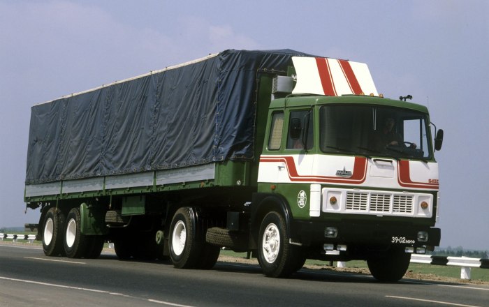 Грузовик МАЗ 5432
