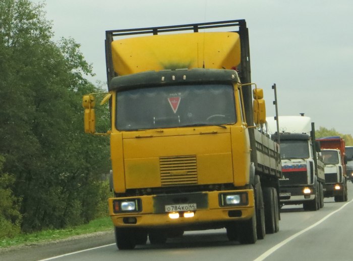 МАЗ 5432 желтый
