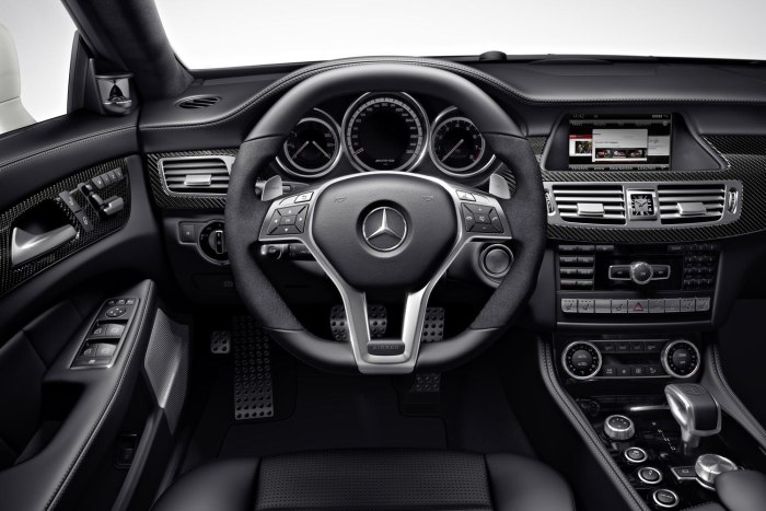 Мерседес CLS 63 салон