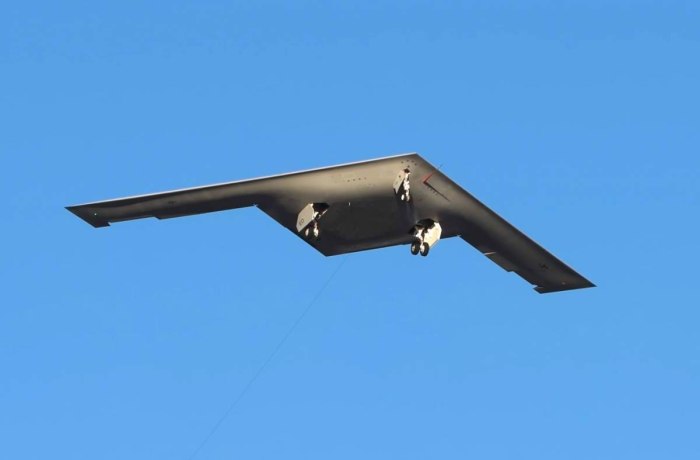 B-21 Raider фото