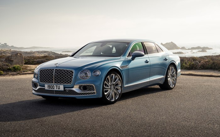 Бентли Flying Spur 2022