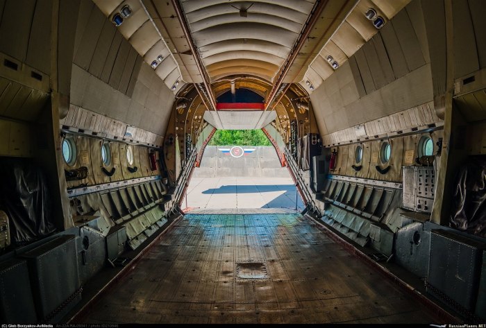 Грузовой салон АН-26