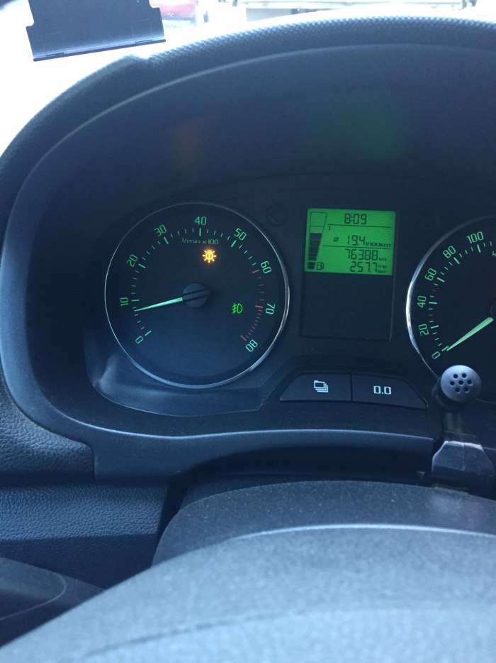 Skoda Fabia 2 приборная панель