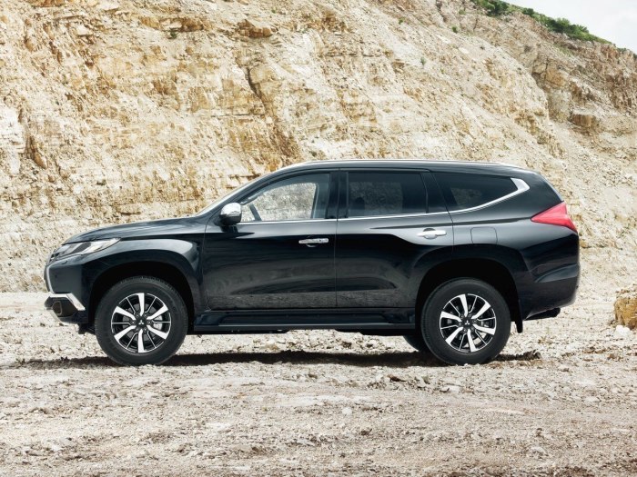 Mitsubishi Pajero Sport 2015