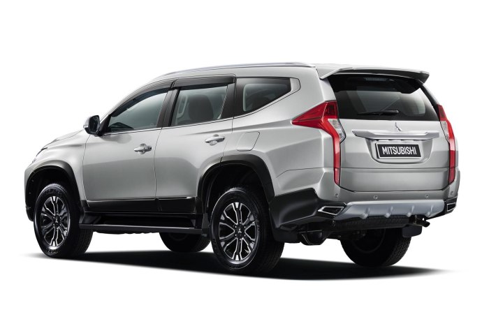 Mitsubishi Pajero Sport 2016