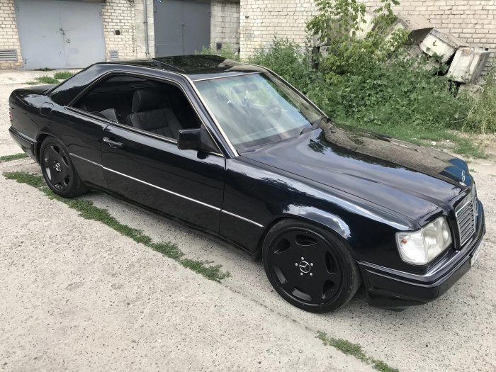 Мерседес Бенц 124 купе