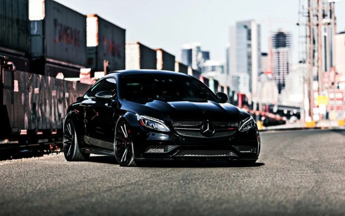 Мерседес-Бенц AMG 63 черный