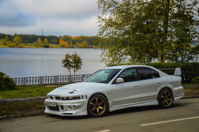 Mitsubishi Galant 8