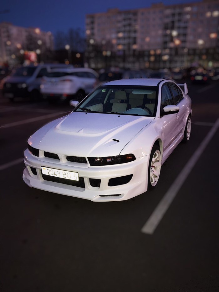 Mitsubishi Галант 8