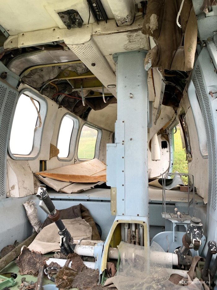 Ми-2 вертолёт салон