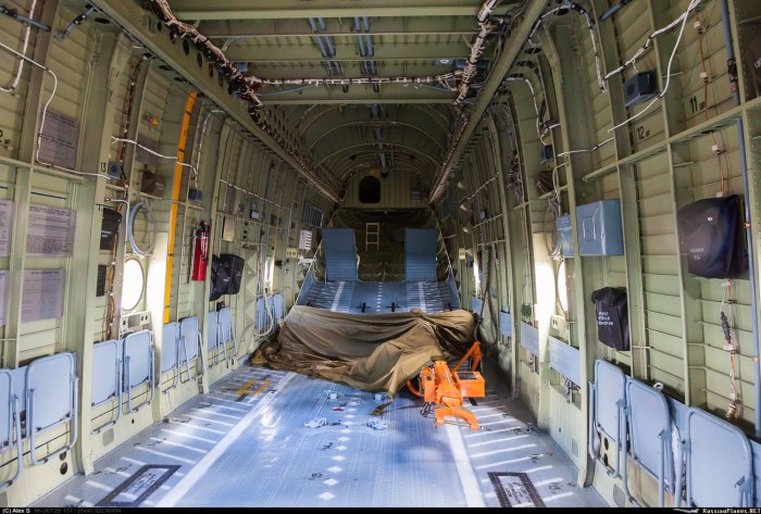 Ми-26 вертолёт грузовой отсек