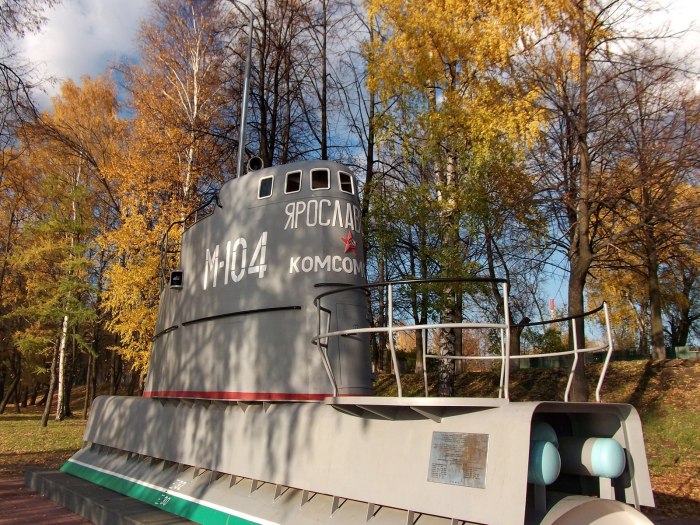 Памятник подводной лодке м-104 «Ярославский комсомолец»