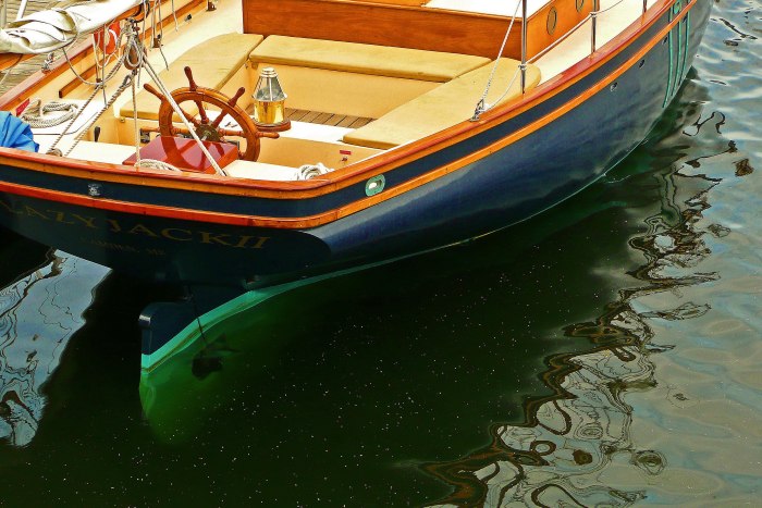 Лодка на воде