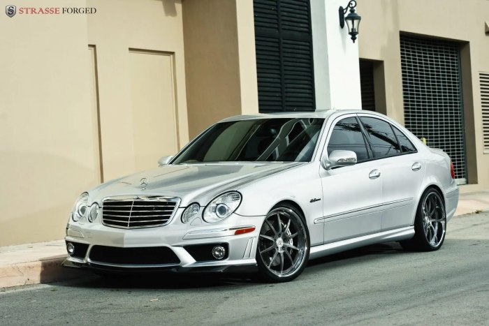 Mercedes Benz w211 AMG