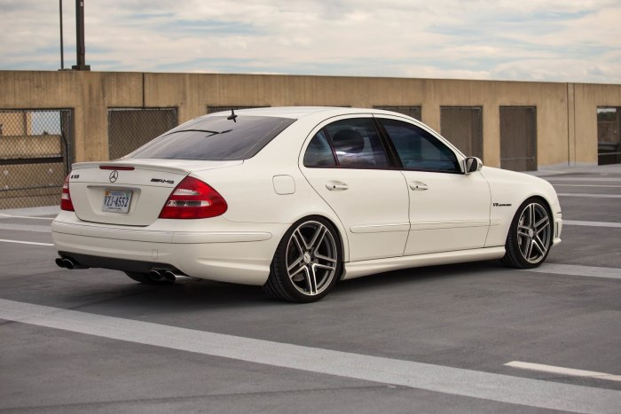 Mercedes-Benz w211