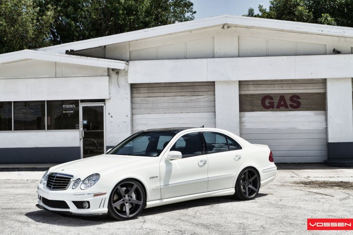 Мерседес w211 AMG 63