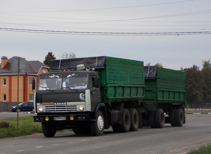 КАМАЗ 55102 зеленый