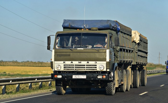 КАМАЗ 55102 хаки