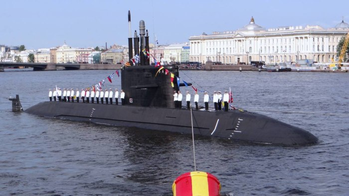 Подводная лодка "Кронштадт" проекта 677 "Лада"