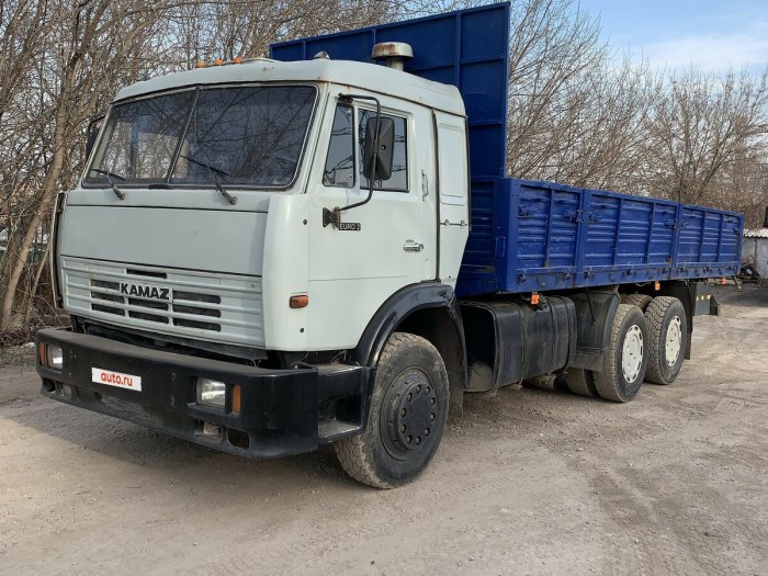 КАМАЗ 53215 бортовой серый
