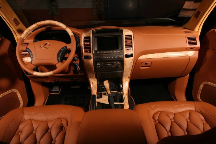Торпедо Lexus gx470