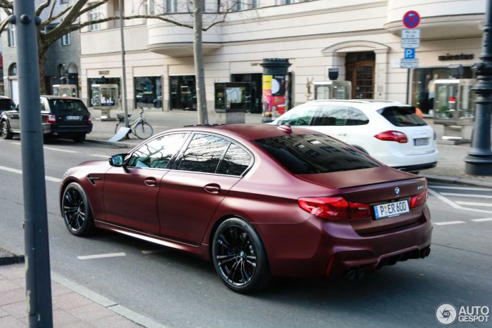 BMW m5 f90 бордовая