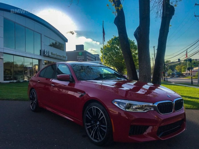 BMW m5 f90 красная
