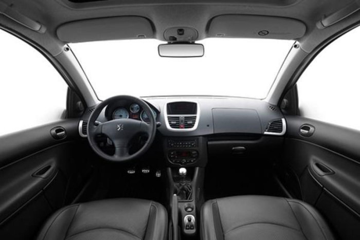Peugeot 207 салон