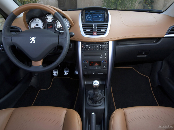 Peugeot 207 салон