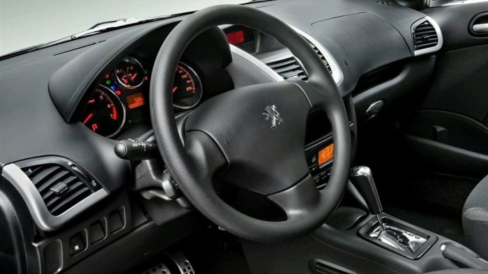 Peugeot 207 салон