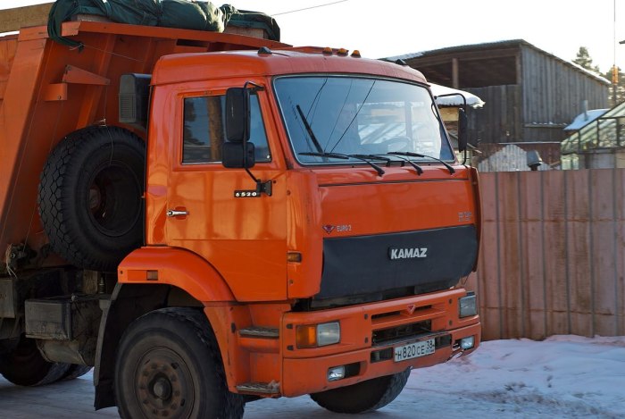 Автомобиль КАМАЗ 6520