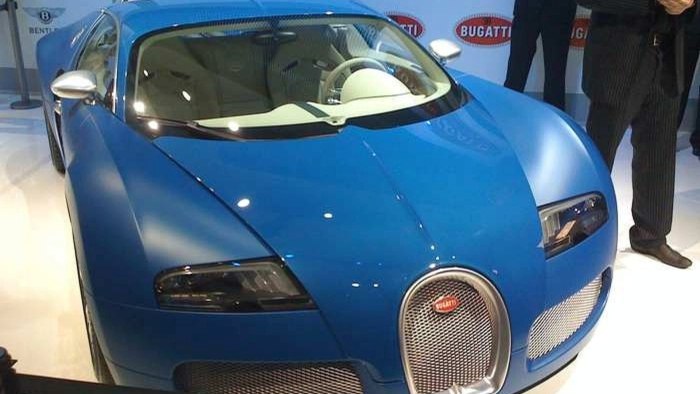 Bugatti Veyron bleu centenaire