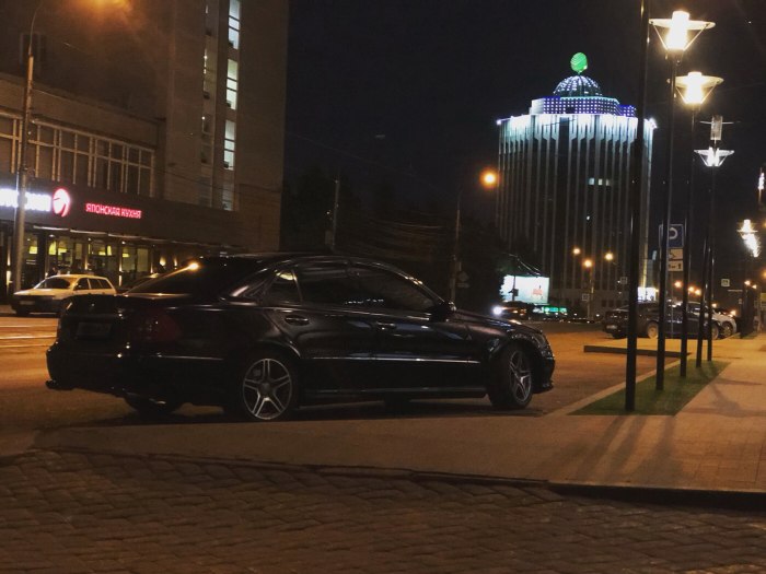 Mercedes w220 ночью