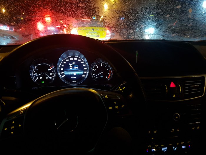За рулем Мерседеса w212