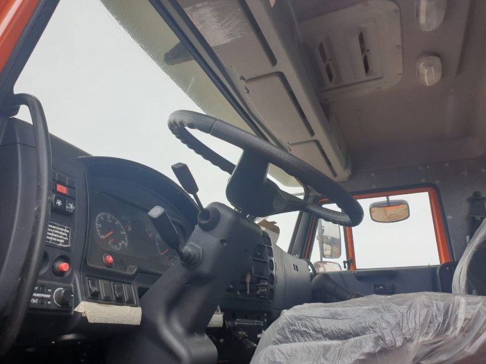 КАМАЗ 6520 кабина внутри