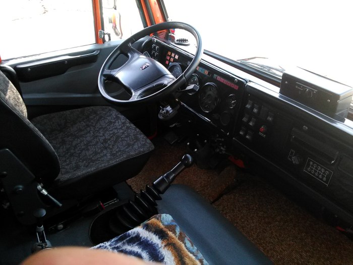 КАМАЗ 65115 салон кабины