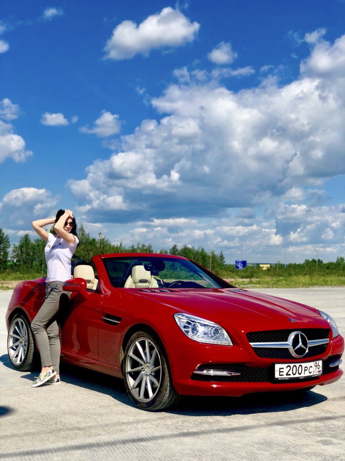 Mercedes-Benz Cabriolet красный