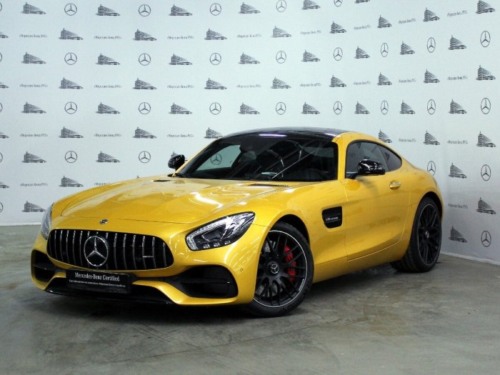 "Mercedes-AMG gt" желтый