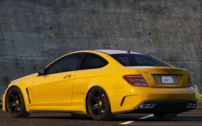 Mercedes Benz c63 AMG 2012