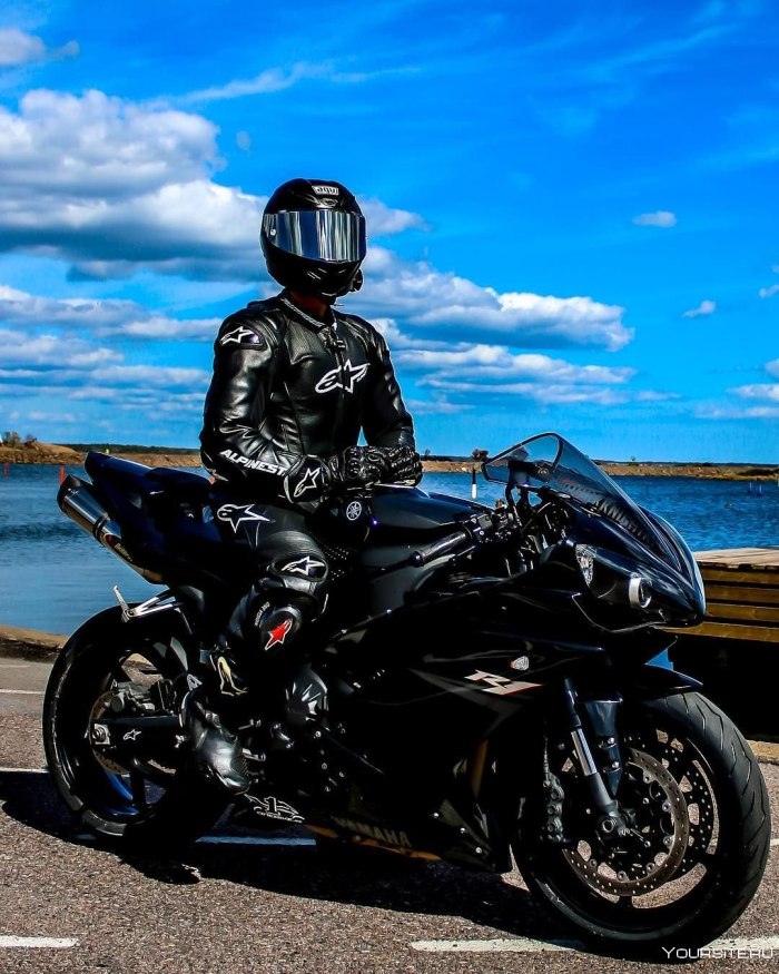 Yamaha r1 Biker