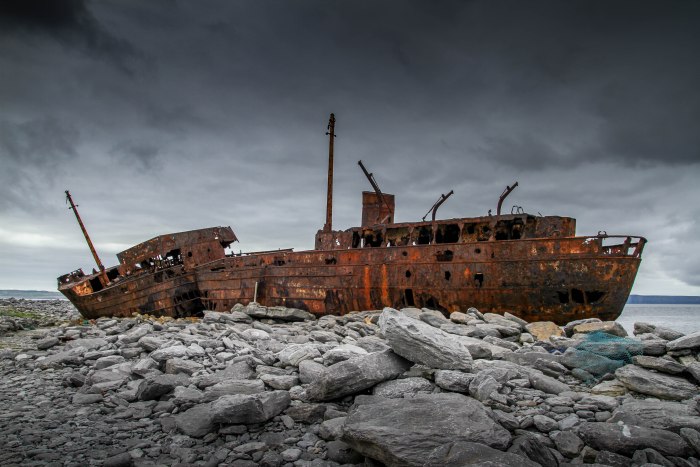 Заброшенный корабль Адриан Эванс