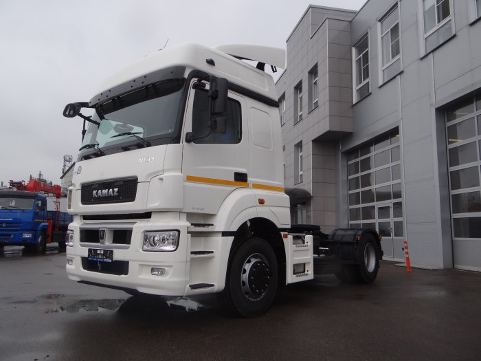 КАМАЗ 5490 белый