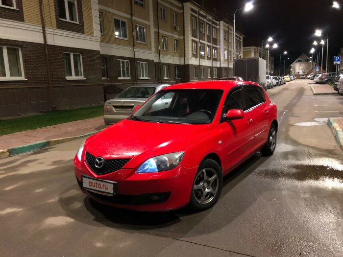 Mazda 3 хэтчбек красная