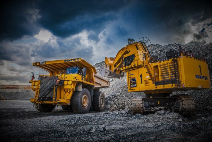 Komatsu 730e